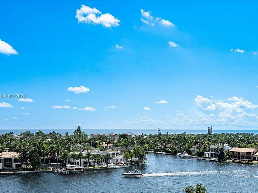 Luxury Living At It’s Finest!
