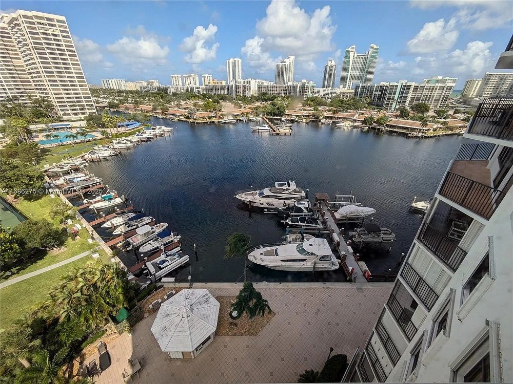 Anchor Bay Club Three Islands - Hallandale Beach