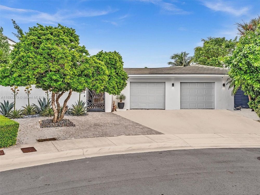 A Boater’s Dream Location, Unobstructed Bay & Ocean Views