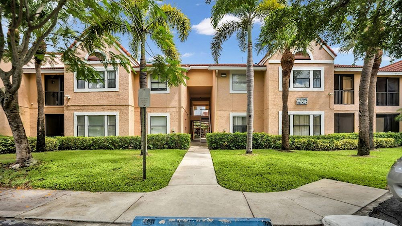 15591 SW 105th Ter Apt 524