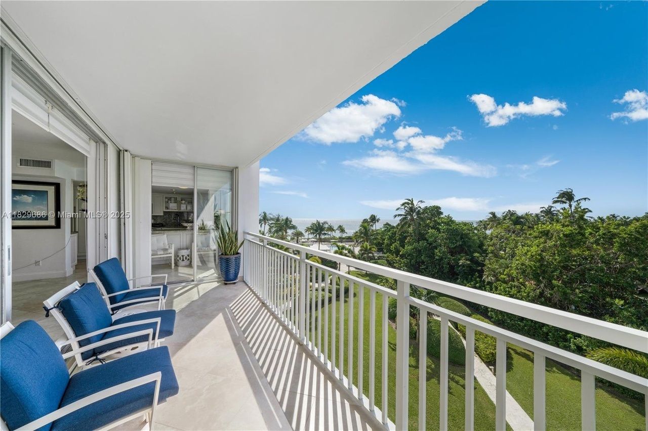 609 Ocean Dr APT 5H