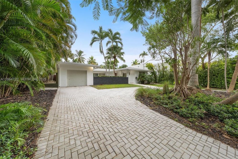 Gated Keystone Point Pool Home