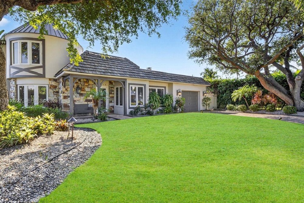 Seaside Living Within Reach Beyond Expected!