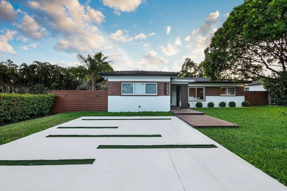Contemporary Miami Shores Pool Retreat