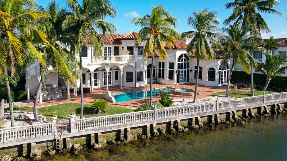 Waterfront Luxury Rental Properties