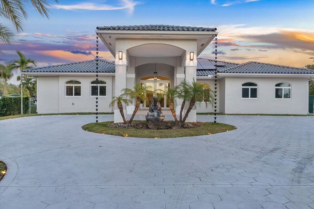 Resort Style Acreage Living