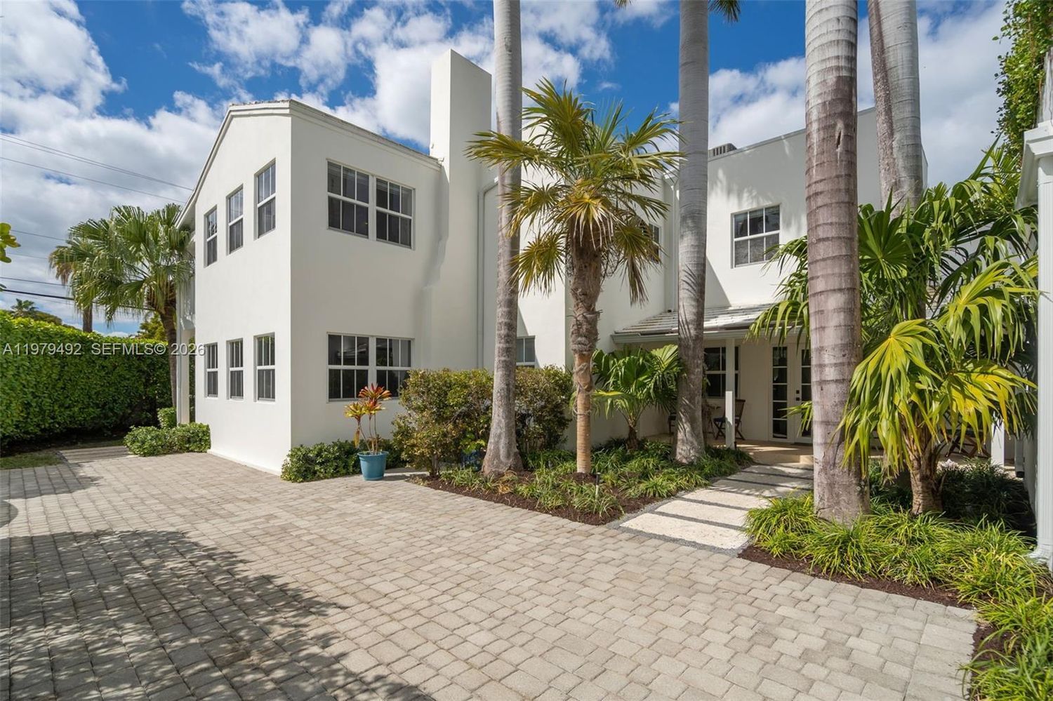 707 W 54 Street