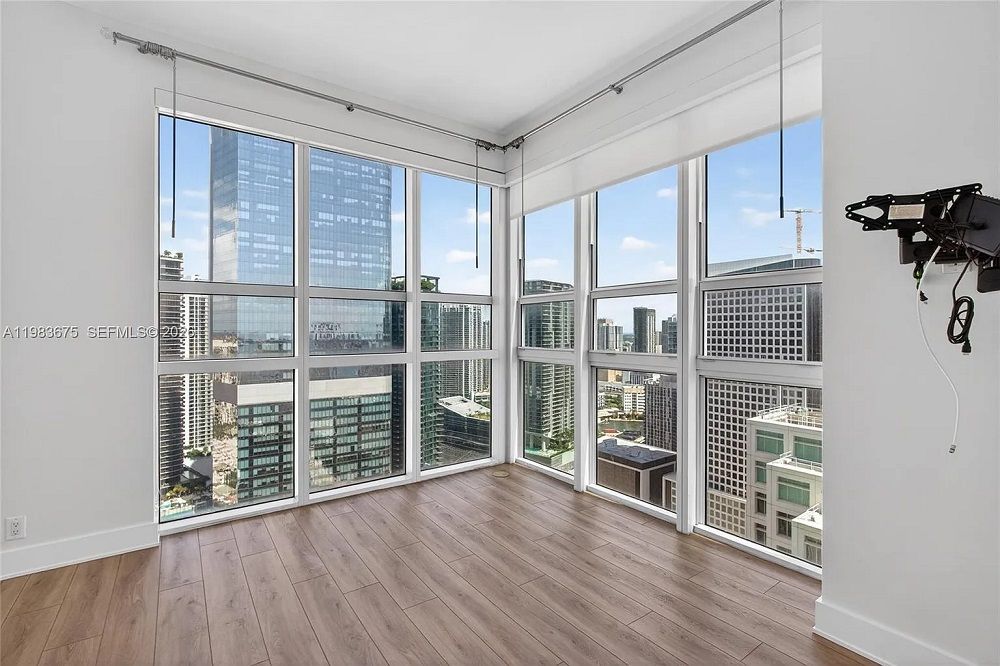 950 Brickell Bay Dr #4100