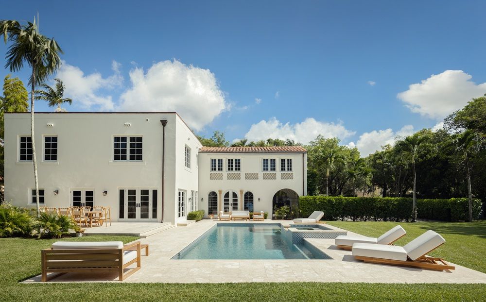 Historic Home On A Half Acre Lot In The Alhambra District