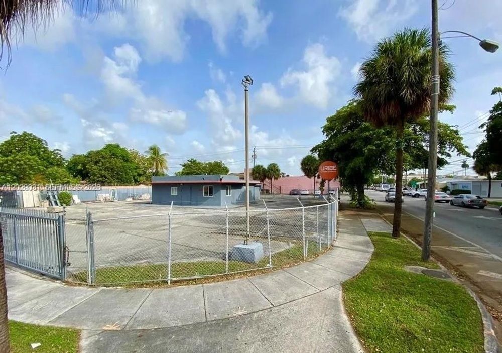 1910 NW 17th Ave