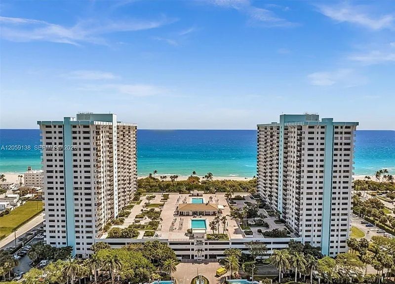 1201 S Ocean Drive Apt 802S