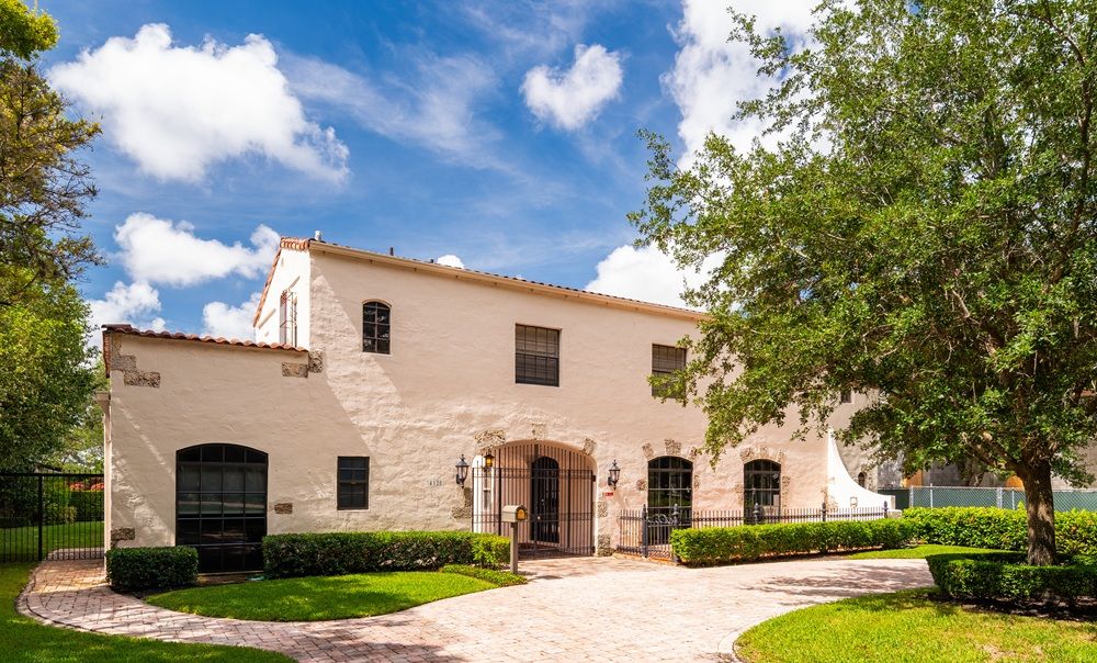 Historic Home On The Riviera Golf Course