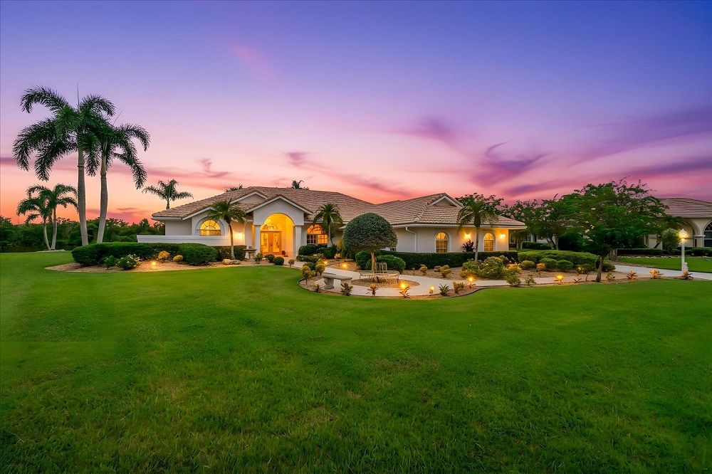 Lakefront Luxury Living