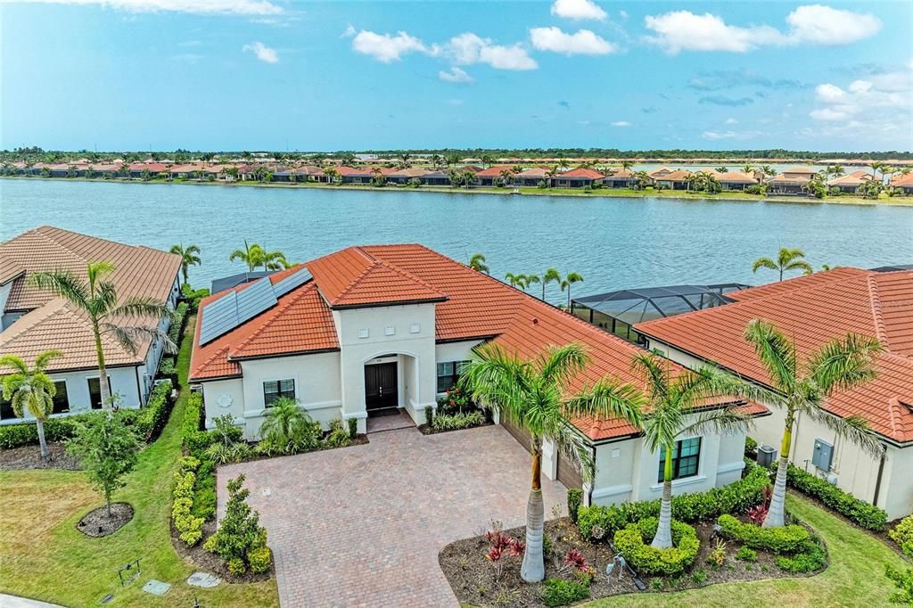 Luxury Lakefront Living