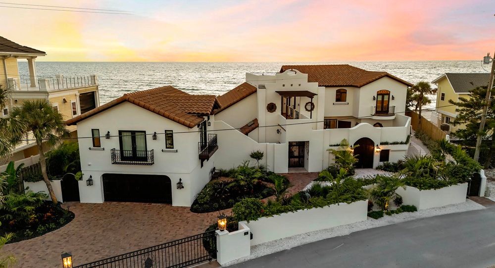 Newly Remodeled Gulf-Front Mediterranean Villa On Casey Key