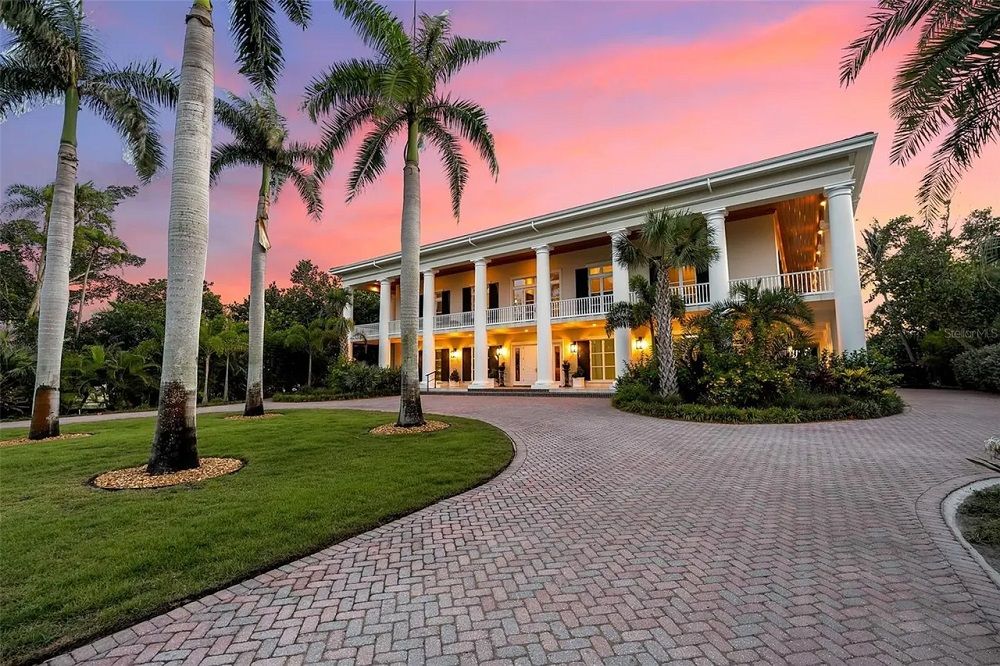 Extraordinary Gulf-To-Lagoon Estate