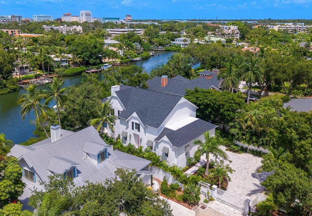 Secluded Waterfront Living On Hudson Bayou