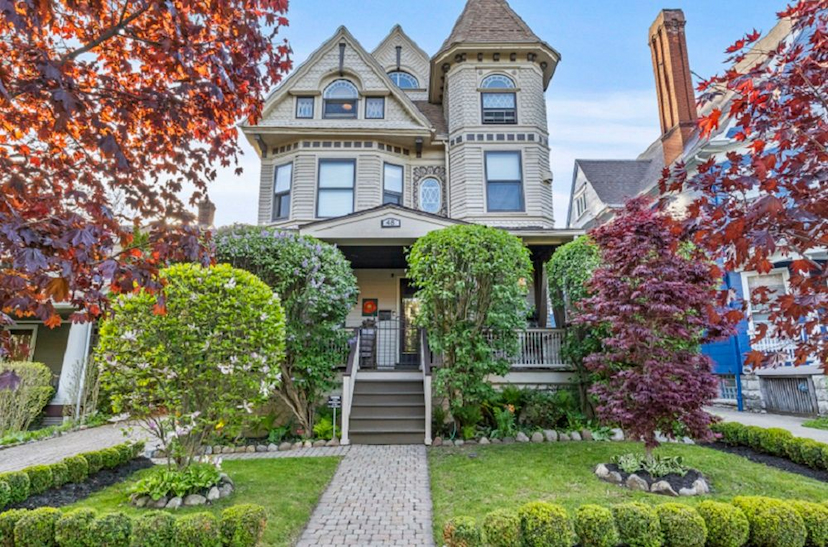 Exquisitely Restored Parkside Victorian