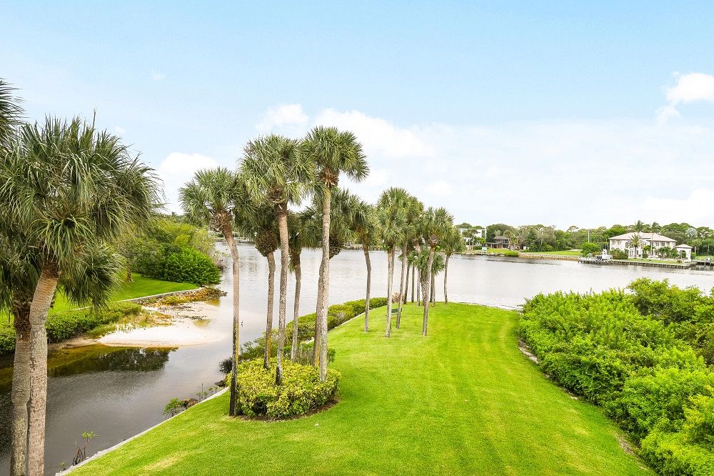 Bluffs Marina - Jupiter
