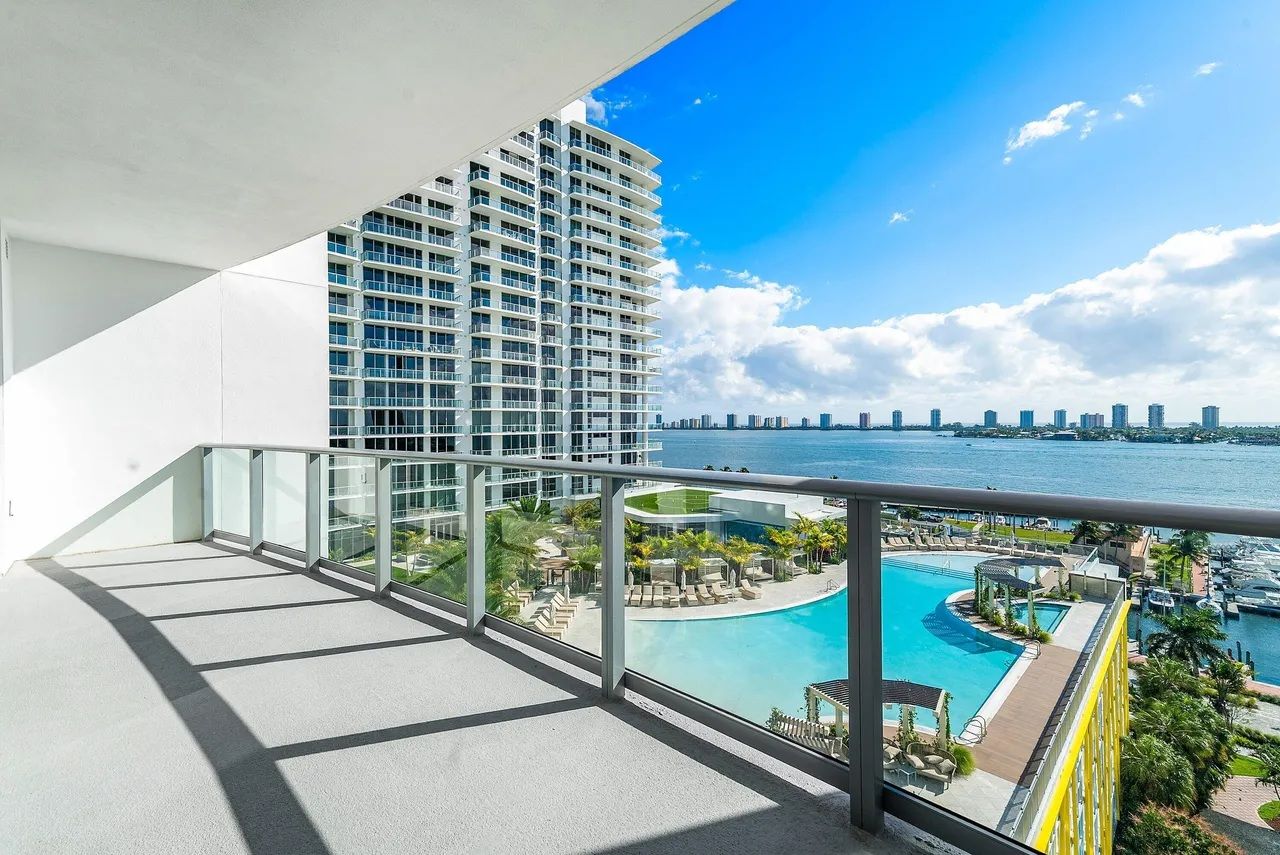 Nautilus 220 | Residence 1010