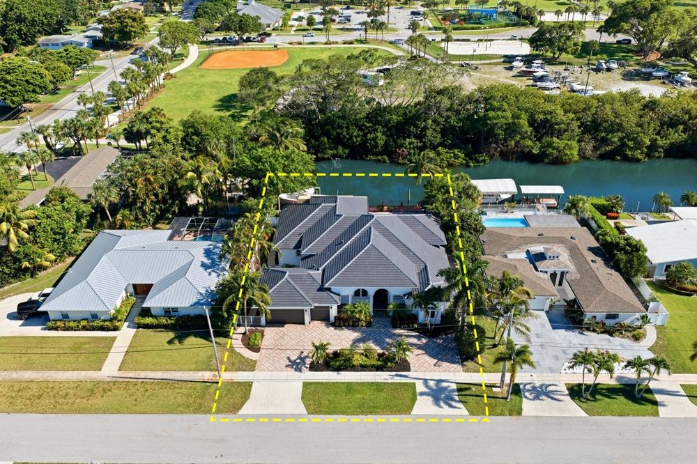 608 Inlet Road