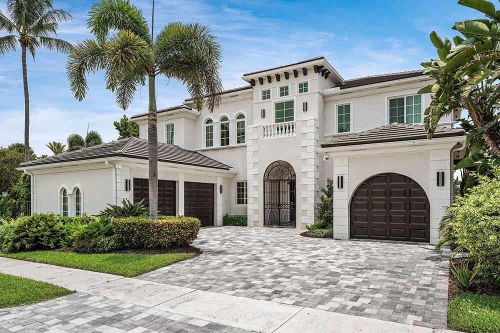 Spectacular Lakefront Estate In Prestigious Mizner’s Preserve