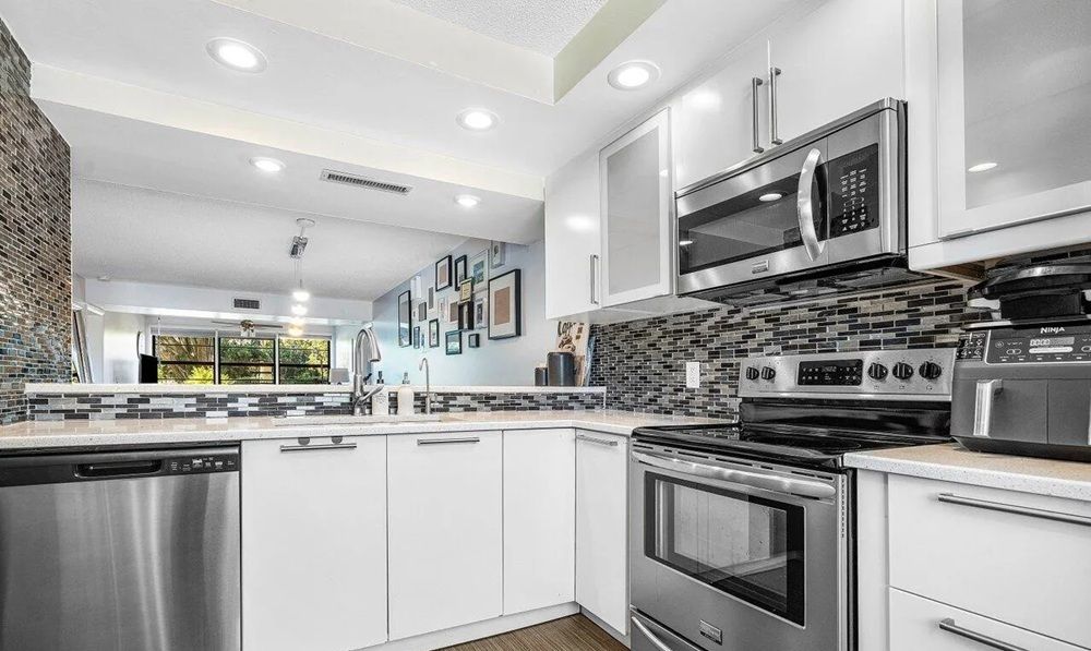 6121 Balboa Circle #103