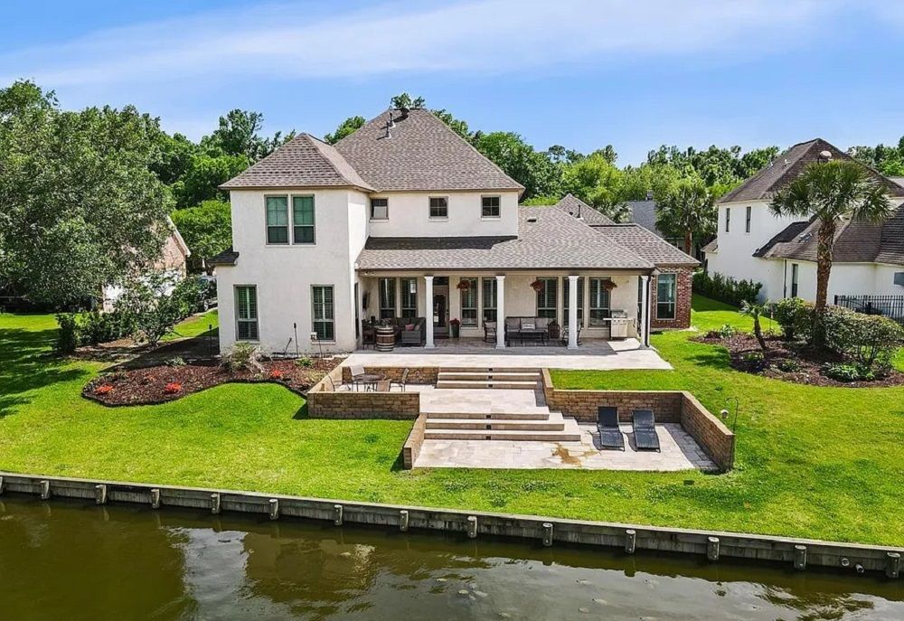 3126 Laurel Plantation Ave
