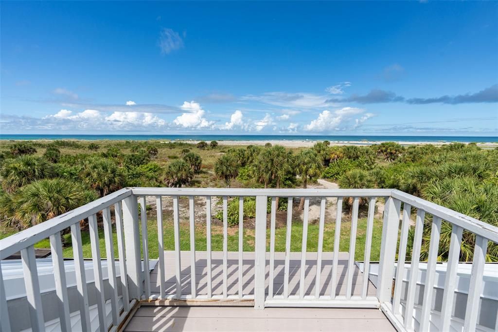 Island Lifestyle With Beautiful Beachfront View