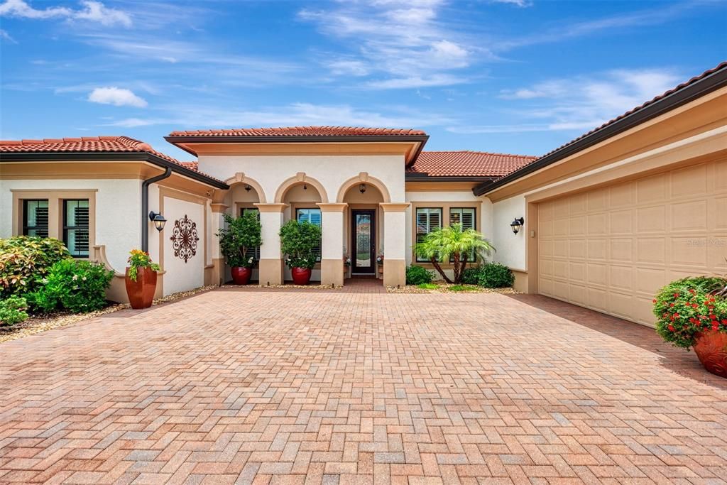 Luxury Golf Estate With Panoramic Water And Fairway Views