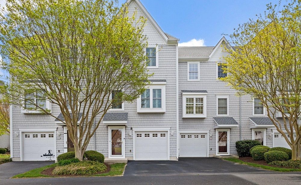 Luxury Bayfront Townhome