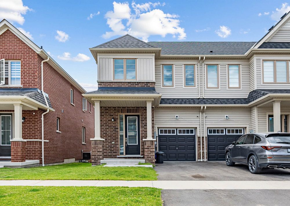 Beautiful Updated 2 Storey Townhouse
