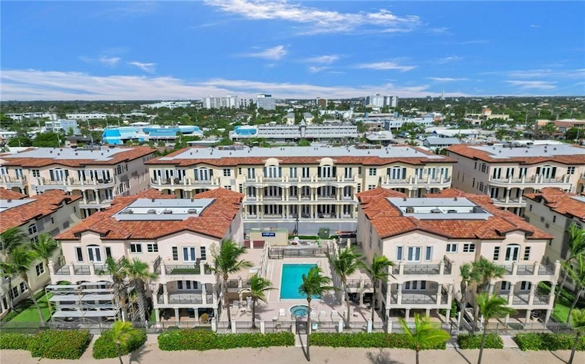 4320 El Mar Dr Unit 202