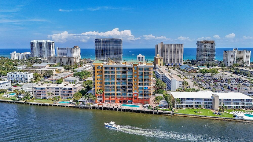 821 N Riverside Dr #PH2
