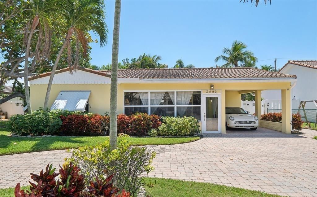 Your Beachside Oasis Awaits!