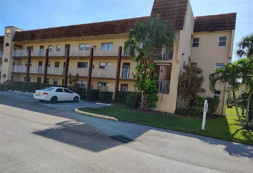 2701 N.pine Island Rd #212