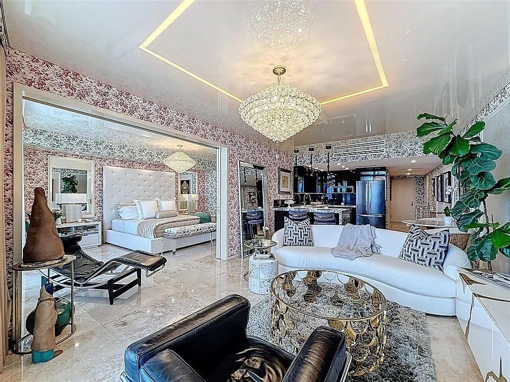 Stunning Condo !! Hallandale Beach Club