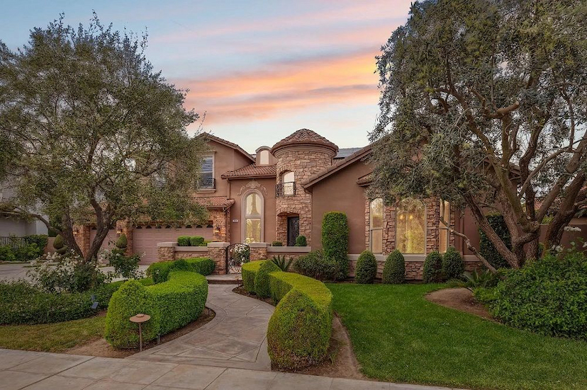 Luxury Living With Panoramic Views