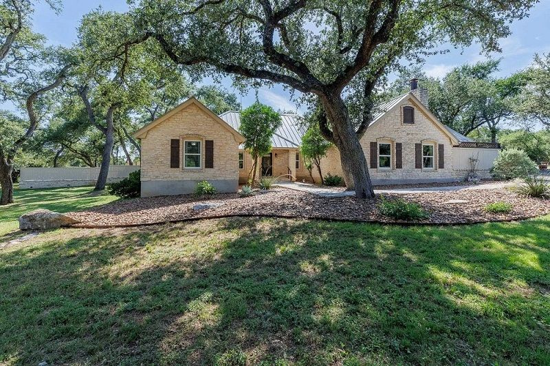 6 Acre Estate With Multiple Homes