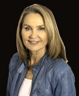 Holly Cascanette