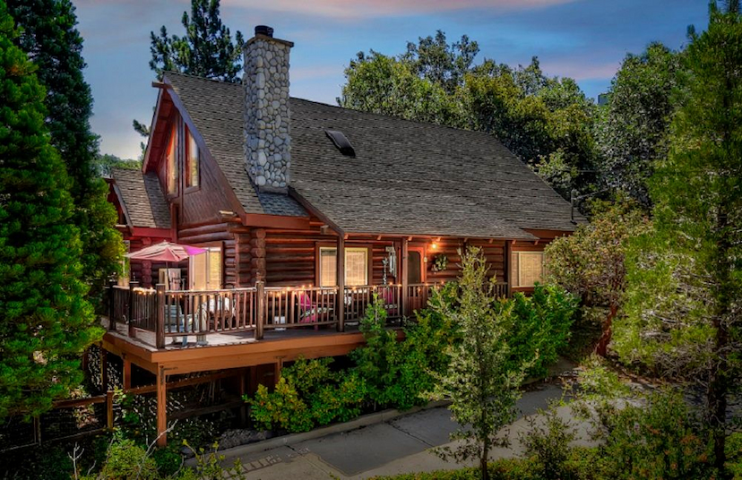 Spacious Lake Arrowhead Log Cabin Retreat