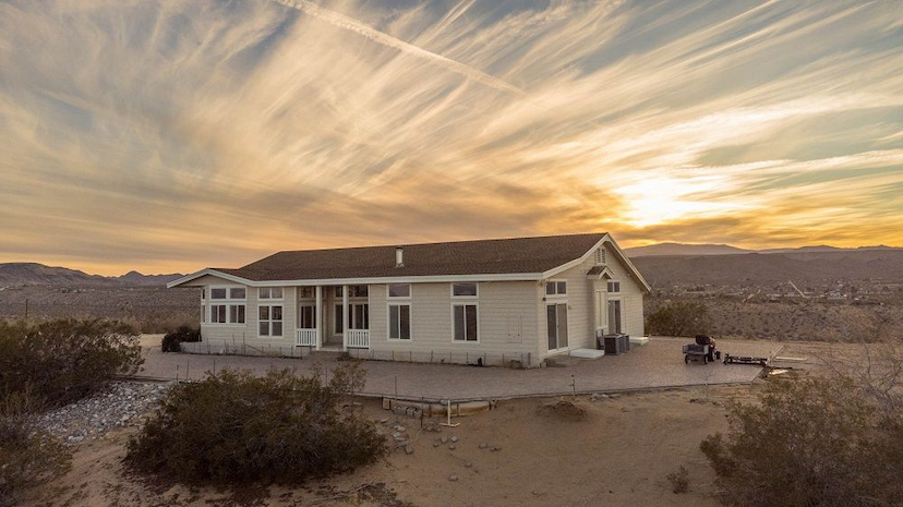 57120 Luna Vista Ln