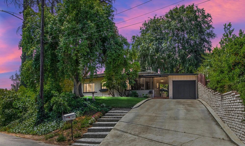 Mid-Century Gem in Serene Victoria Woods