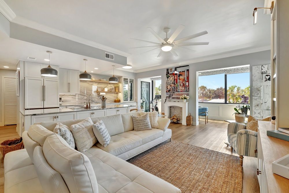 150 SE Four Winds Dr B208