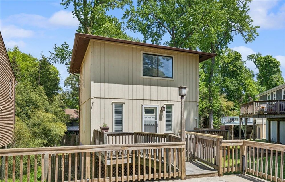 Move In Ready, Updated Kitchen With Ss Appliances