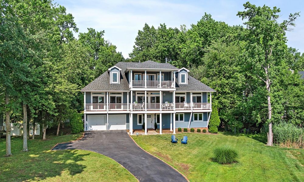 Sunsets & Water Views In Hillsmere