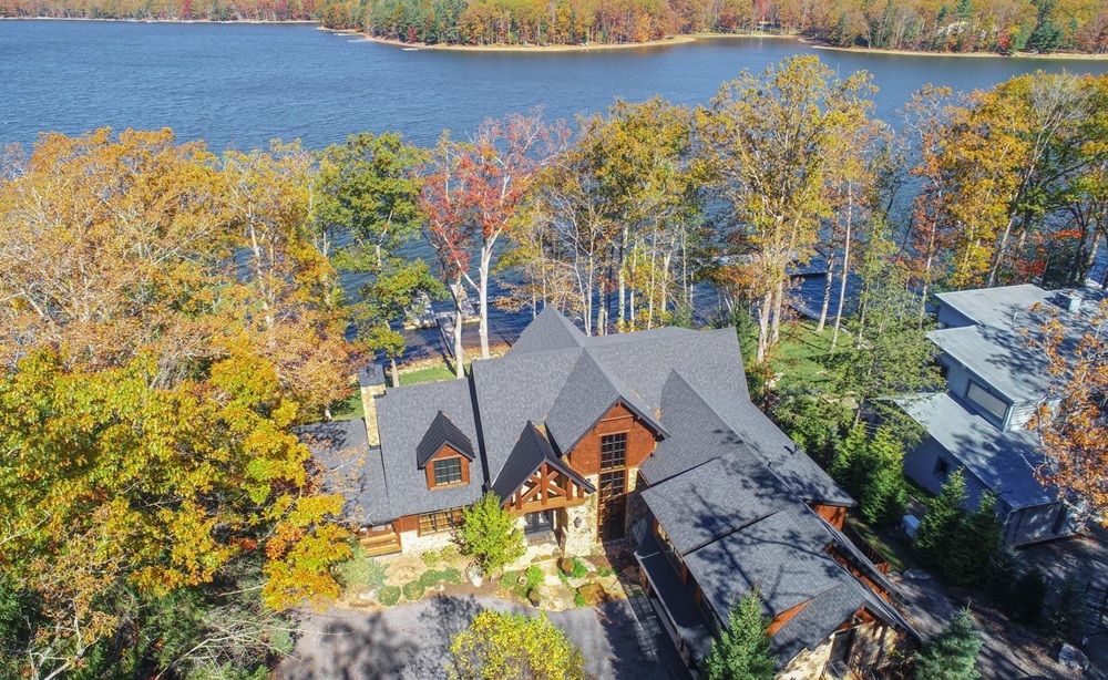 Stunning Lakefront Residence