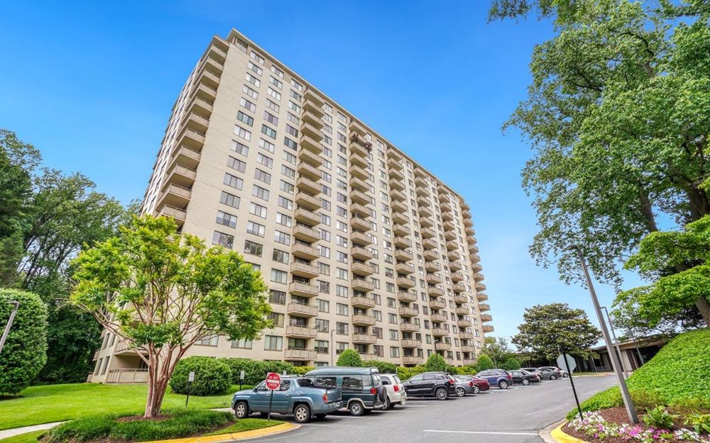 5225 Pooks Hill Rd Unit 520N