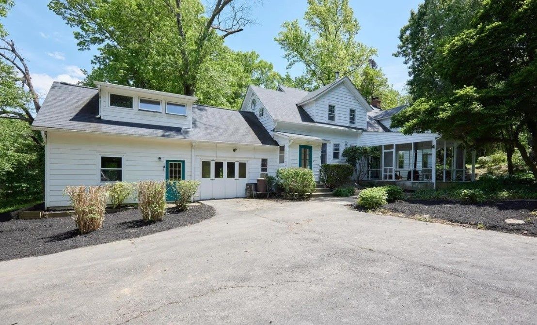A Rare Barnesville Estate Surrounded By The Agricultural Reserve