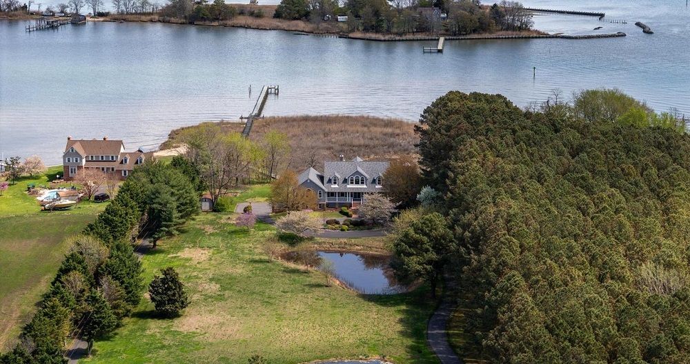 Waterfront On Crab Alley Bay